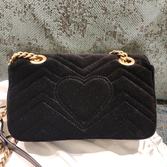 ‼️SOLD‼️Black Velvet Gucci Marmont Crossbody Bag - Picture 4 of 8